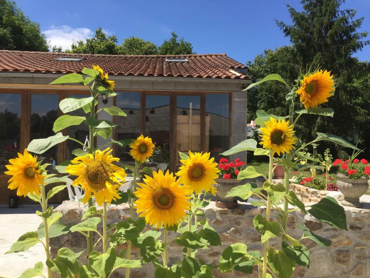 Gite Climatise De La Haute Rue Touvois Exteriör bild